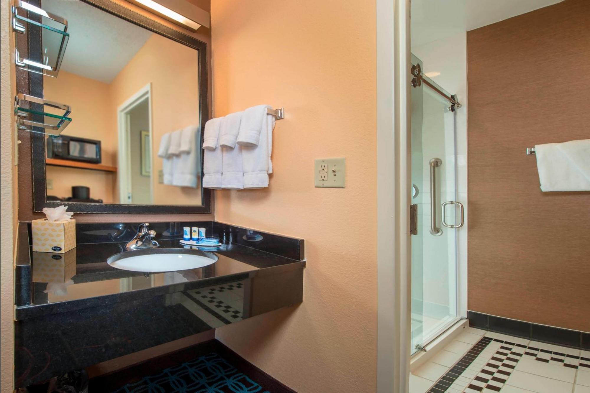 Fairfield Inn & Suites By Marriott Фредерик Экстерьер фото