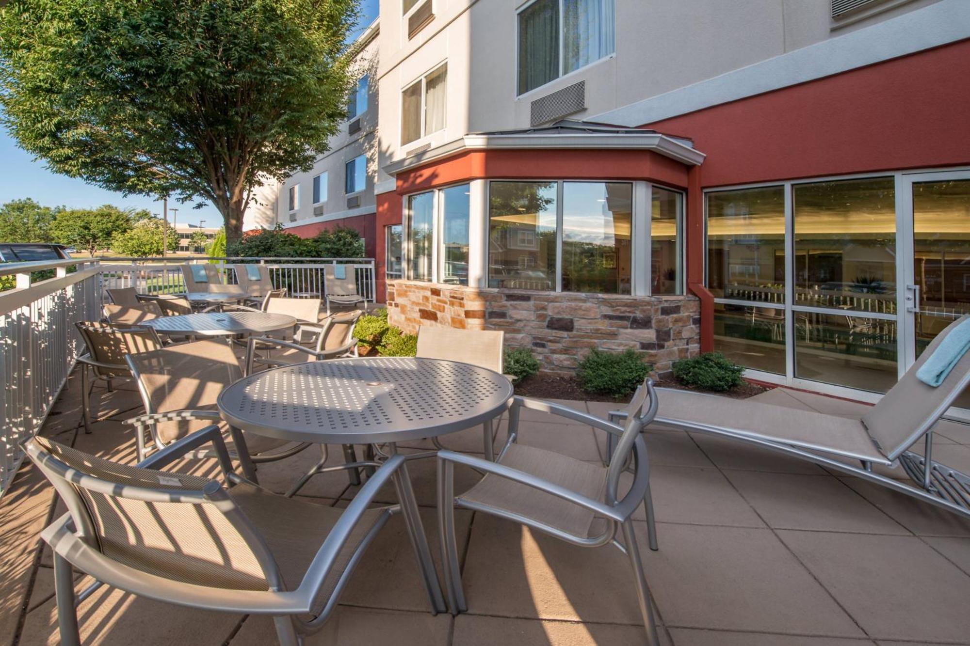 Fairfield Inn & Suites By Marriott Фредерик Экстерьер фото