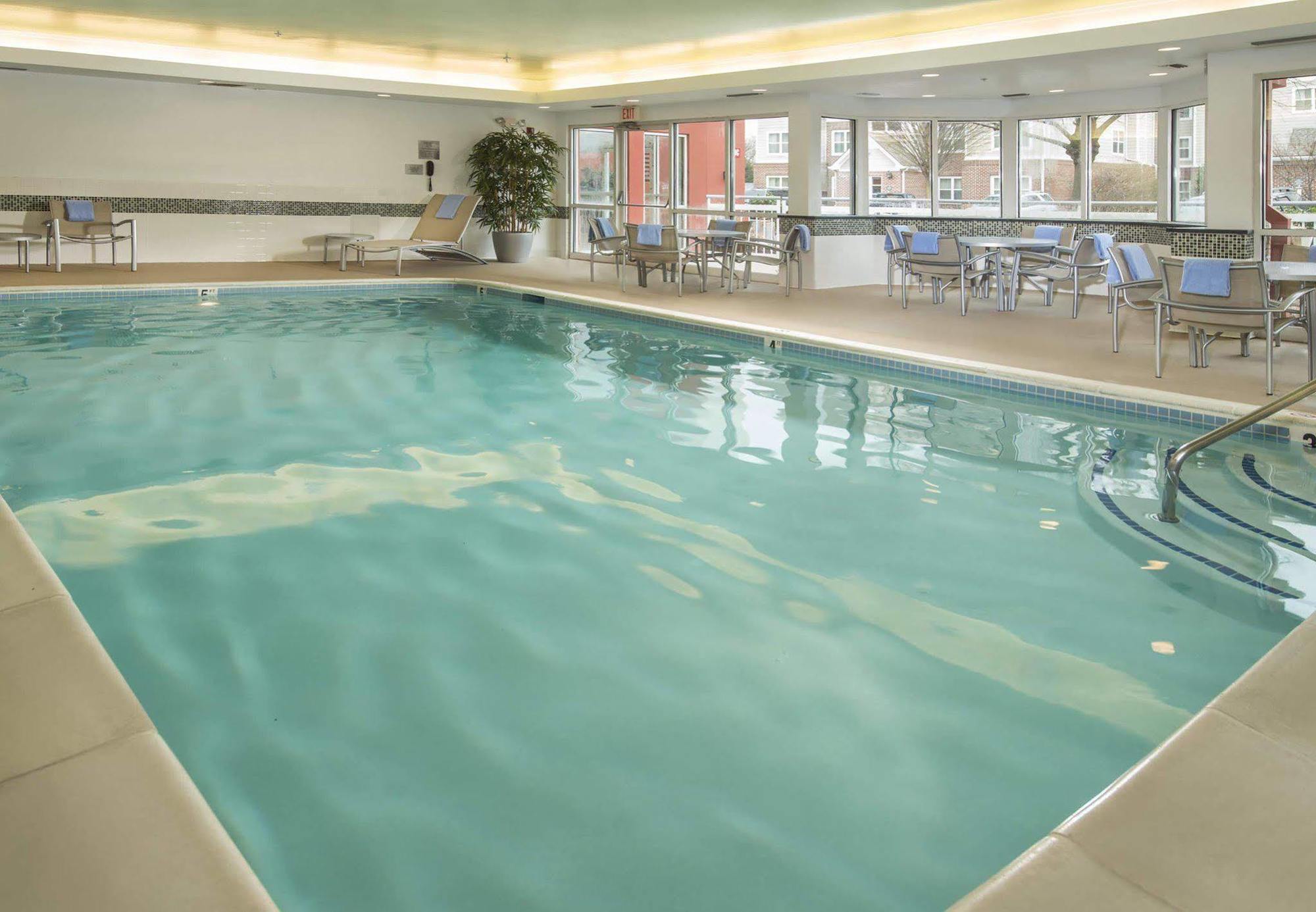 Fairfield Inn & Suites By Marriott Фредерик Экстерьер фото